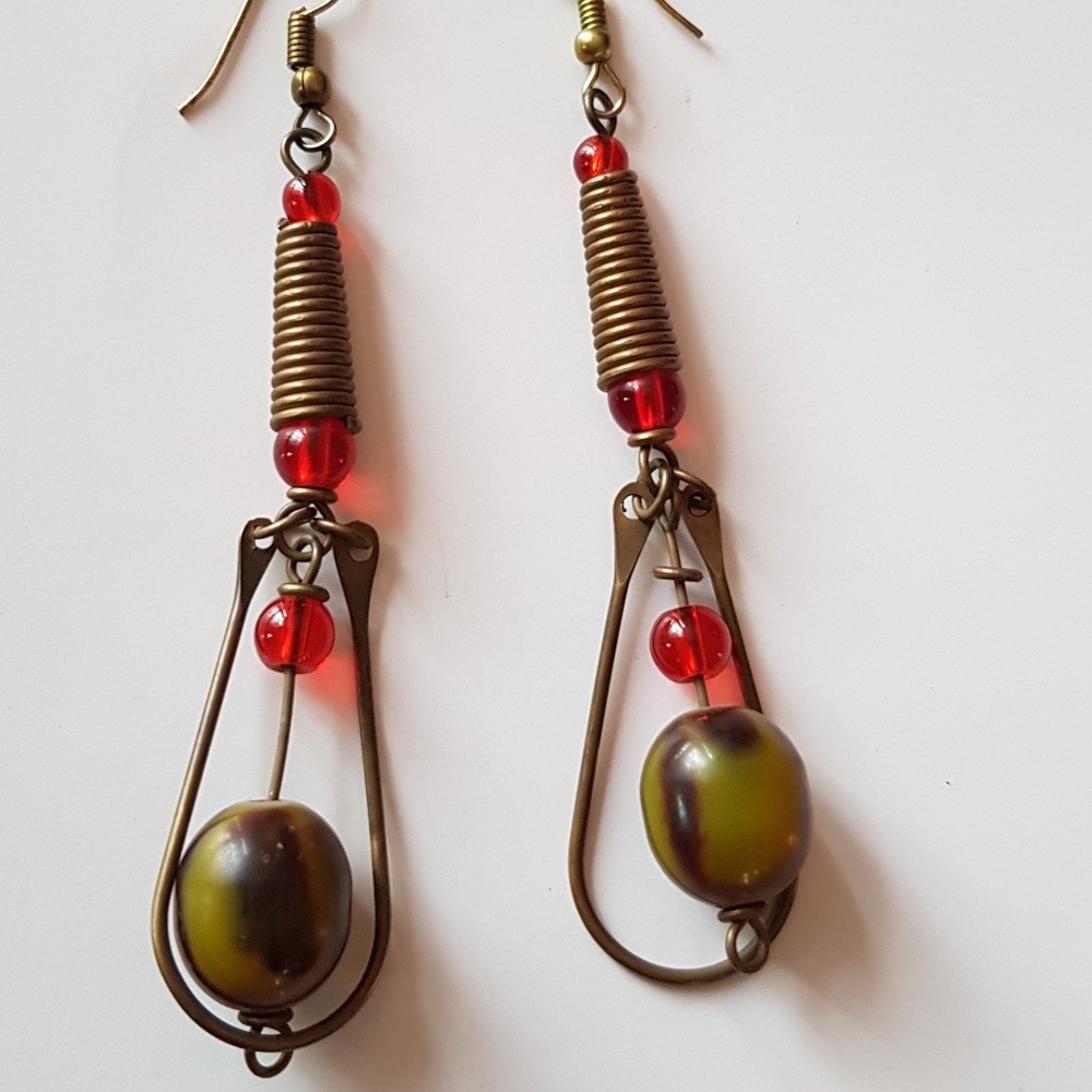 Earings - Picture 4 of 4